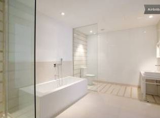 110 Fulton St, New York, NY 10038