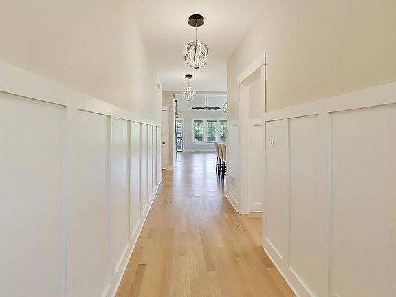 5th image of 1201 Manzella Ln