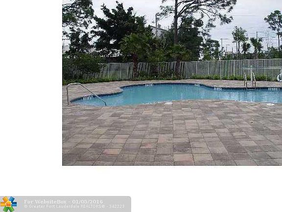 4th image of 1018 Pipers Cay Dr