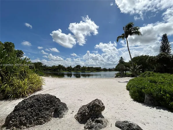 9702 Hammocks Blvd APT 203, Miami, FL 33196