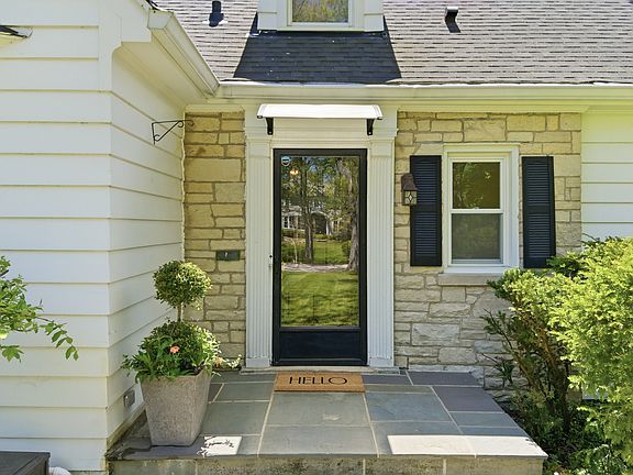 4th image of 355 Oakdale Ave