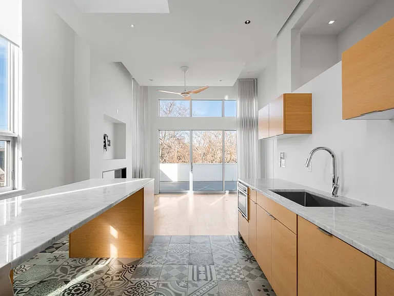 1125 W 37th Ave — Photo 6