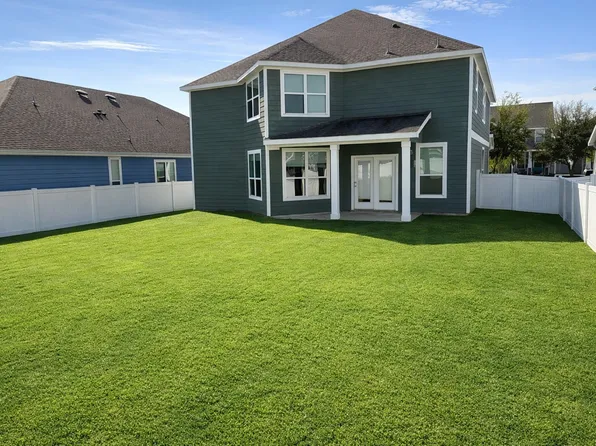 9017 Cranston Ct, Aubrey, TX 76227