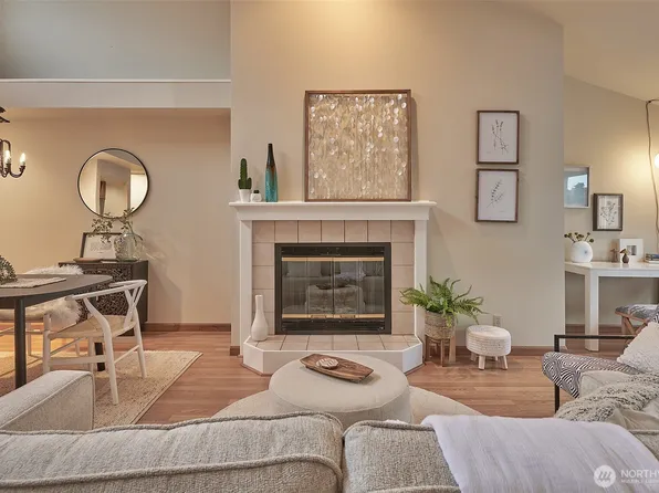 909 N 35TH Street #402, Seattle, WA 98103