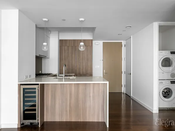 591 Third Avenue image 3 of 13