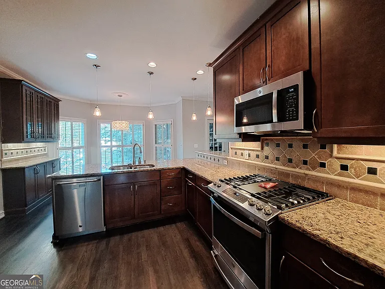 2242 Lenox Walk NE — Photo 17