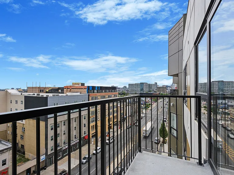The Lyle on Broad — Photo 229