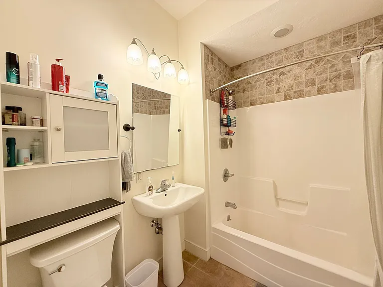 9 Gardner St #14 — Photo 14