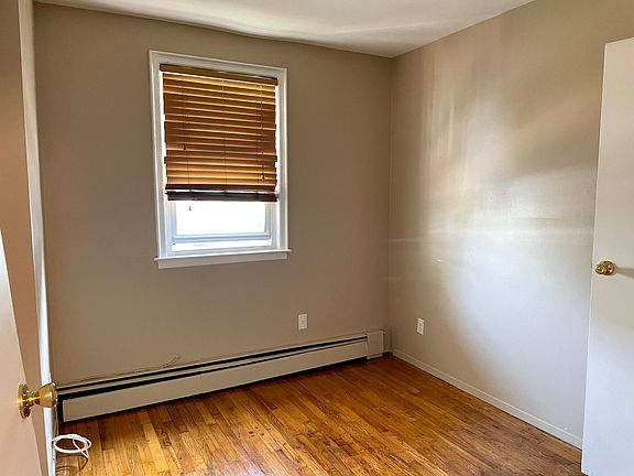 4th image of 137-03 Mulberry Ave #1
