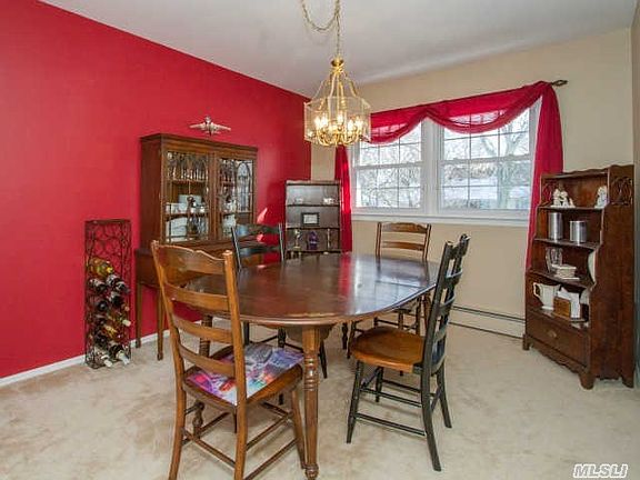 5th image of 14 Charlemagne Dr