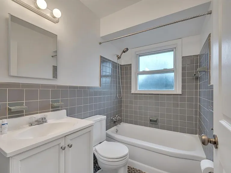 14615 Stephens Dr — Photo 10