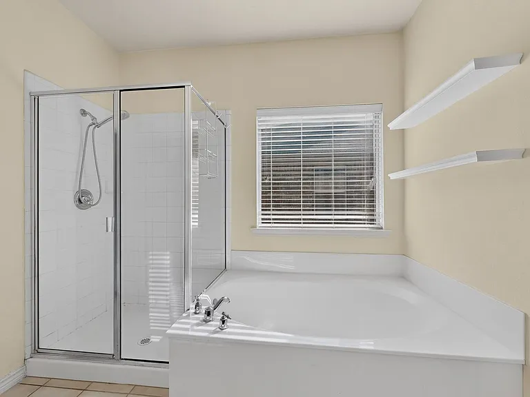 1236 Blue Brook Dr — Photo 24