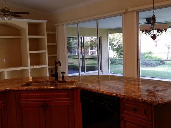 3rd image of 113 Kapok Cres