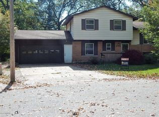 610 Westshire Ct NW, Comstock Park, MI 49321