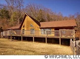18 Randall Dr, Fairview, NC 28730
