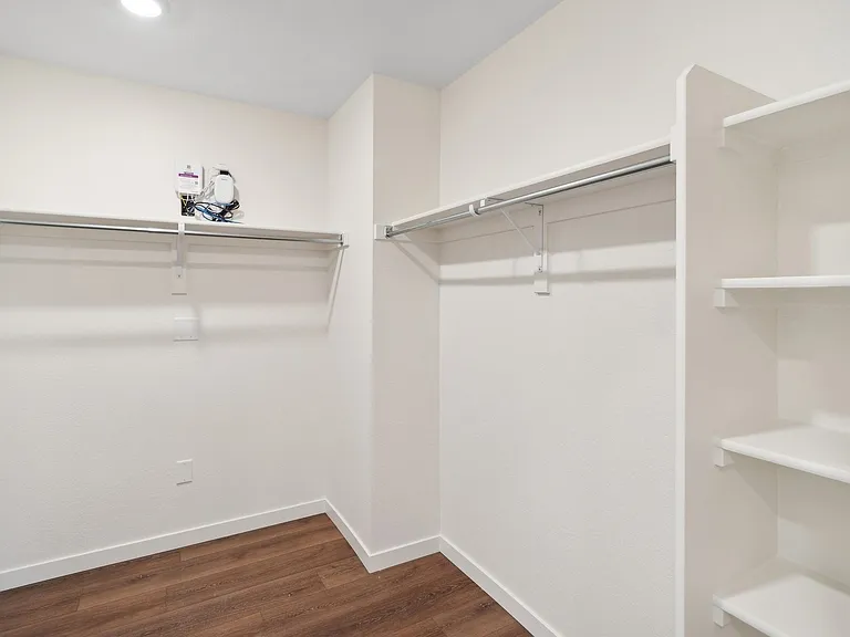 Creekside Townhomes Closet