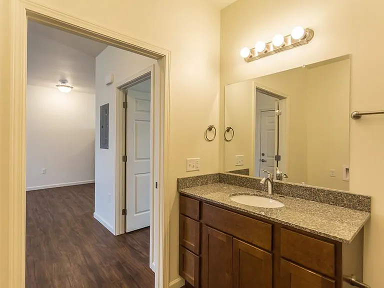 Grand Slam Patio Homes Apartments — Photo 8