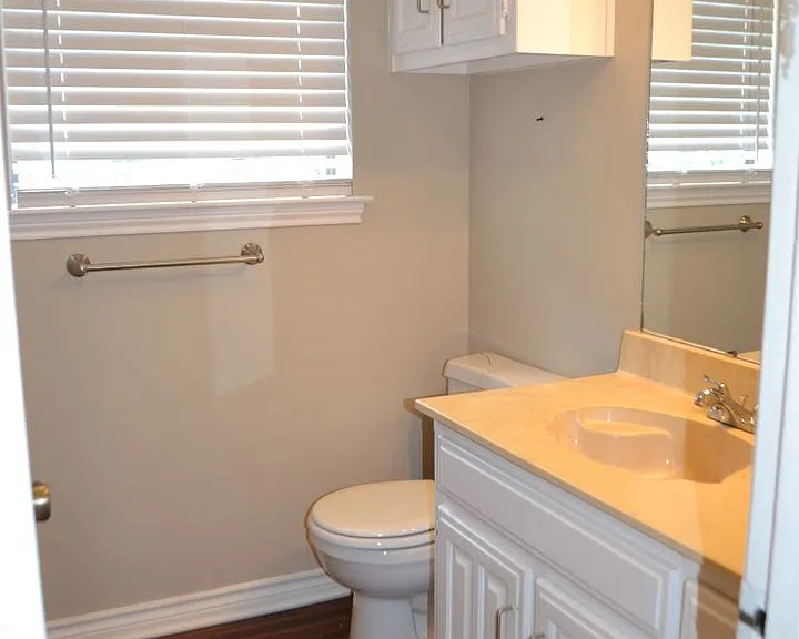 404 Benjamin St — Photo 22