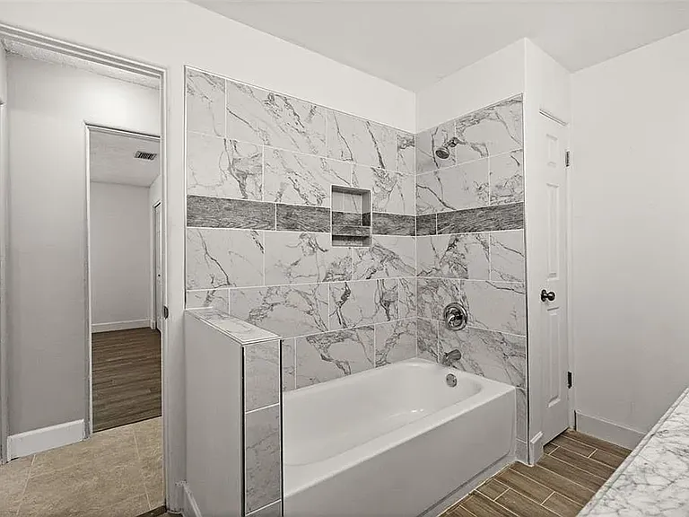 710 116th Ave — Photo 25