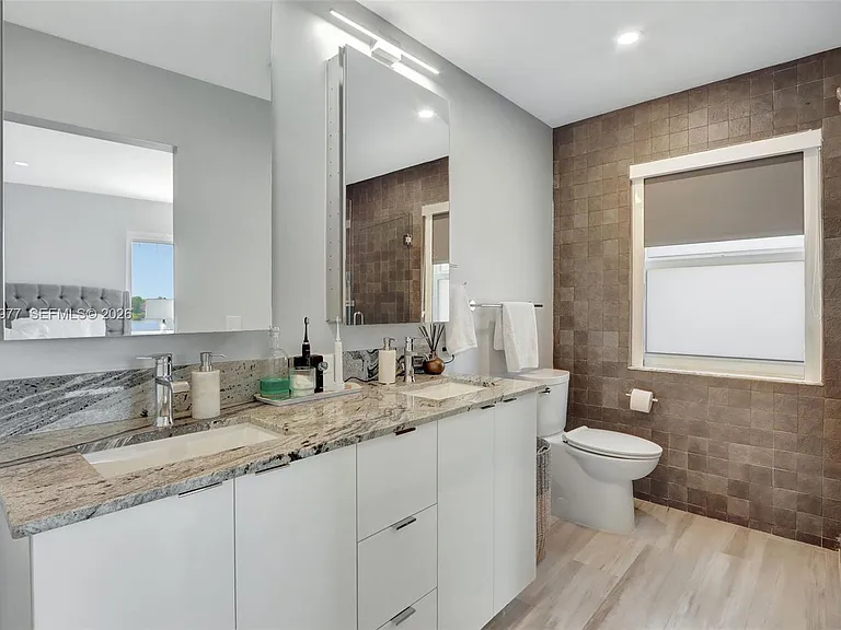 15481 SW 47th Ter — Photo 24