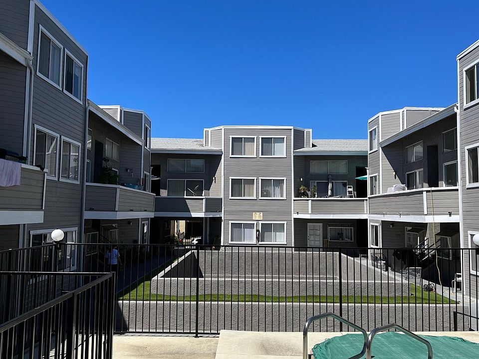 1st image of 7034 Vassar Ave #204