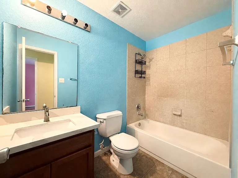 910 Staffordale Manor Ln — Photo 12