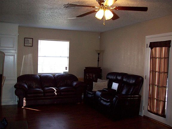 3rd image of 1805 SE 22nd Ave