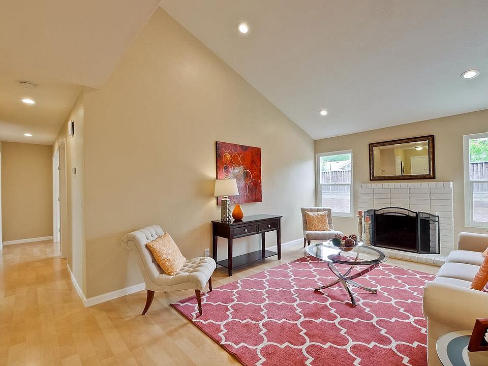 1st image of 1590 Redfield Ct