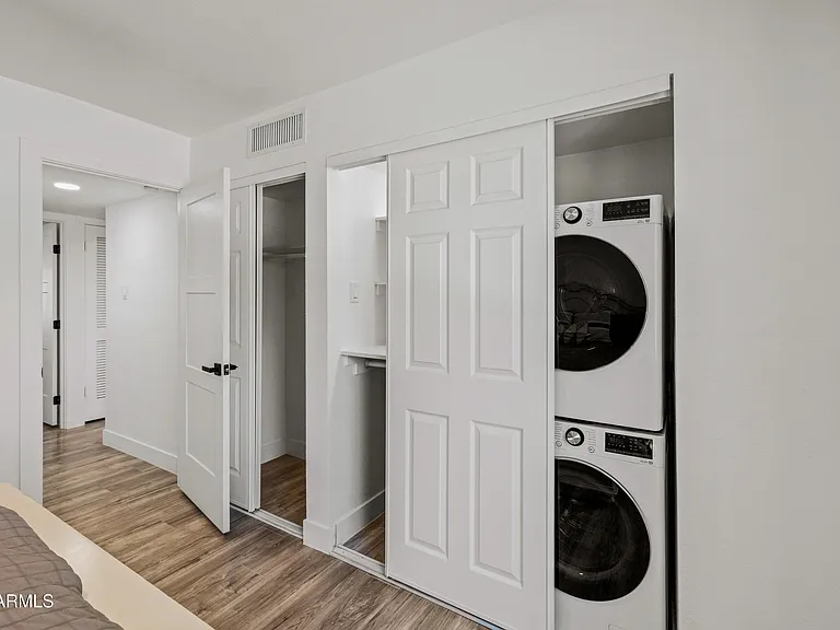 1010 E Osborn Rd #E — Photo 23