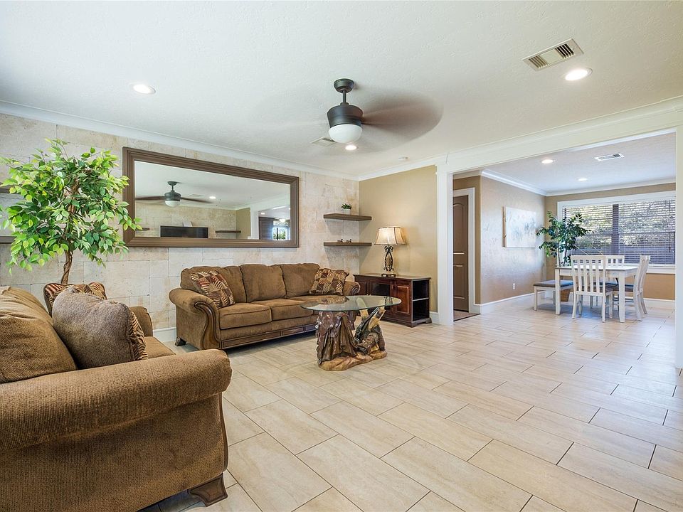 1st image of 845 Holly Ridge Dr