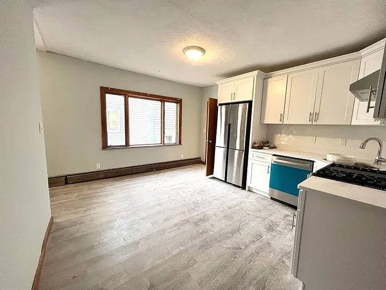 83-89 Webster Ave #2 — Photo 11