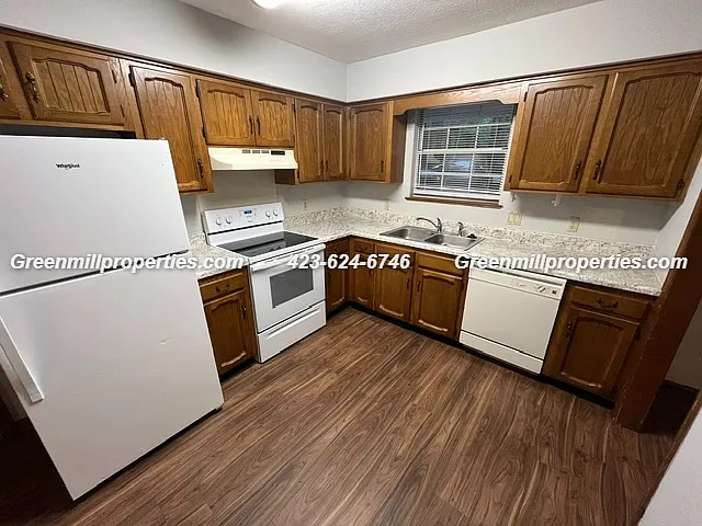 2 bed, 1.5 bath, $1,395 — Photo 2