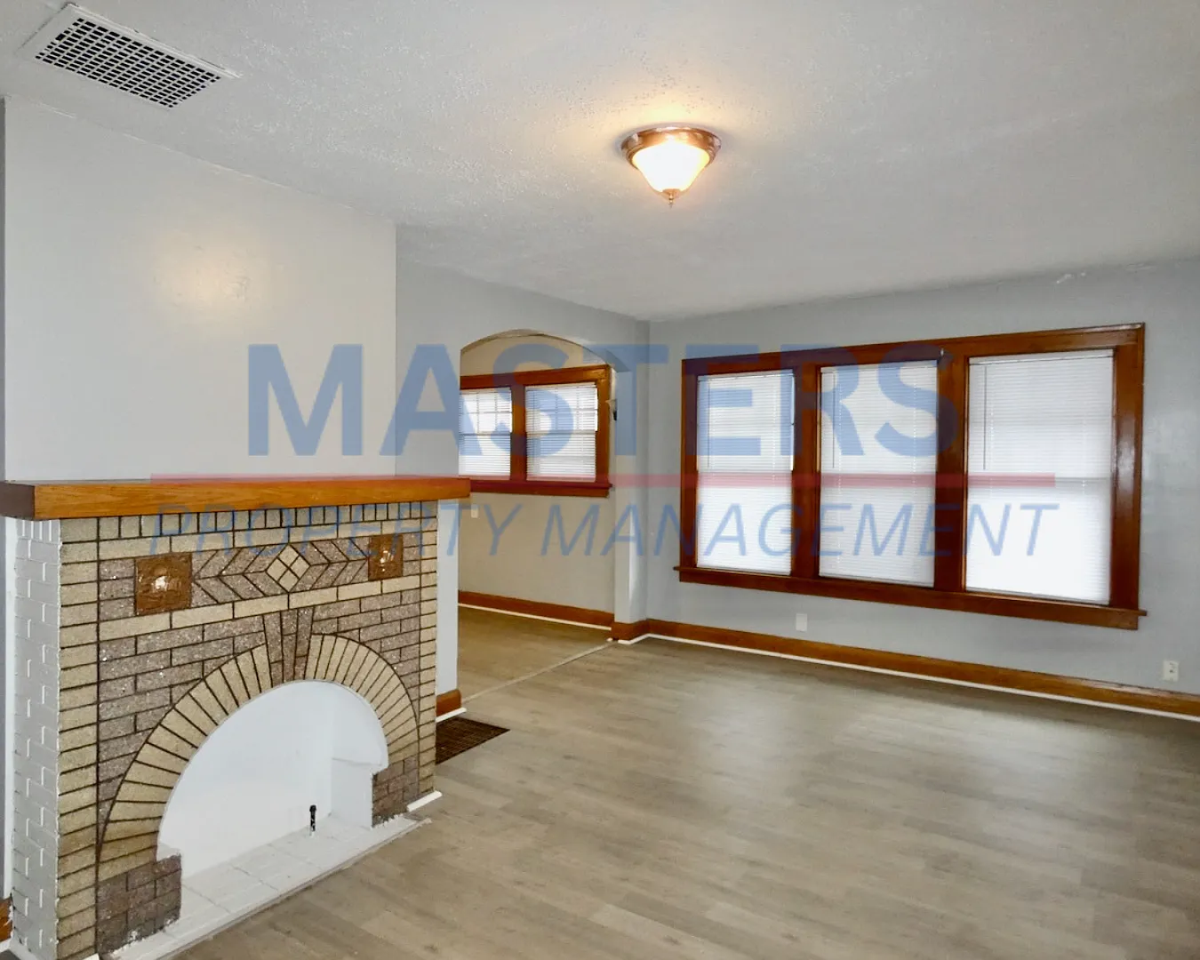 1133 Parkside Blvd — Photo 2