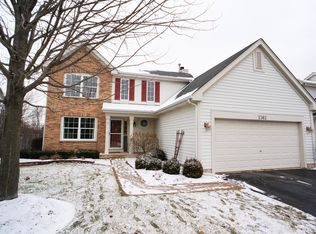 2362 Handley Ln, Aurora, IL 60502