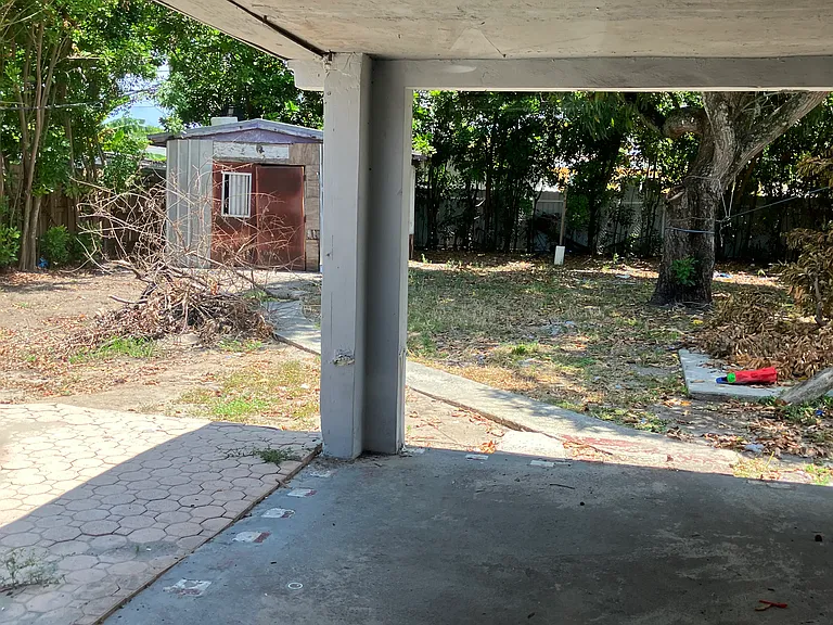 NW 15th Pl — Photo 4