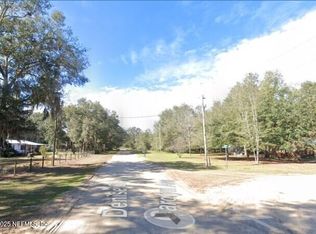 104 Carolyn Ave, Interlachen, FL 32148