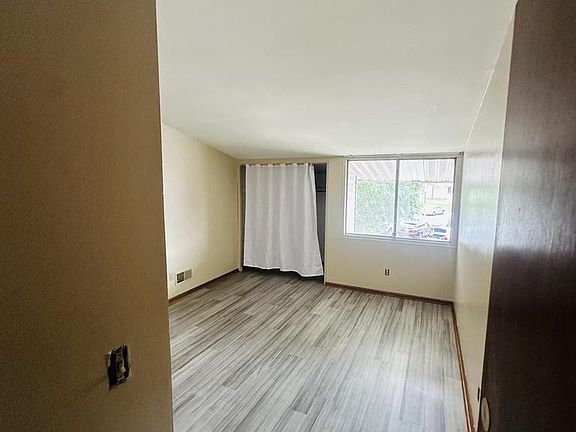 3rd image of 8941 N Swan ROAD #C