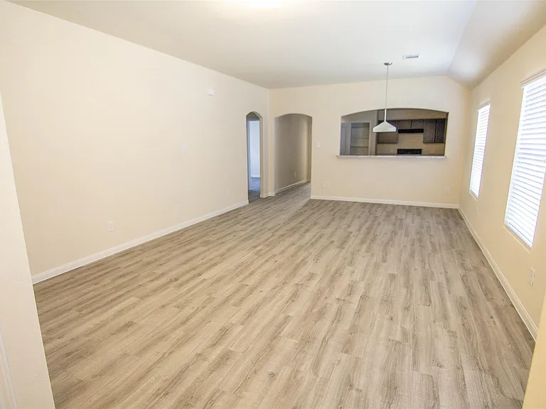 3514 Bluebird Park Ln — Photo 5