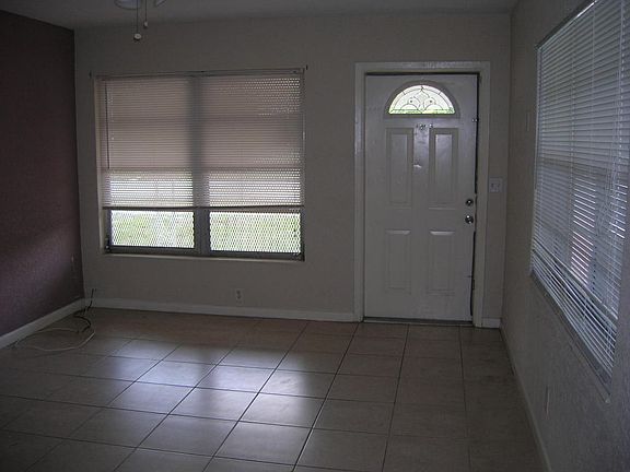 3rd image of 4116 Greenwood Ave