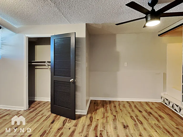1729 Morehead Ave #1729 — Photo 5