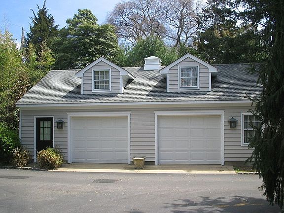 Detached Garage