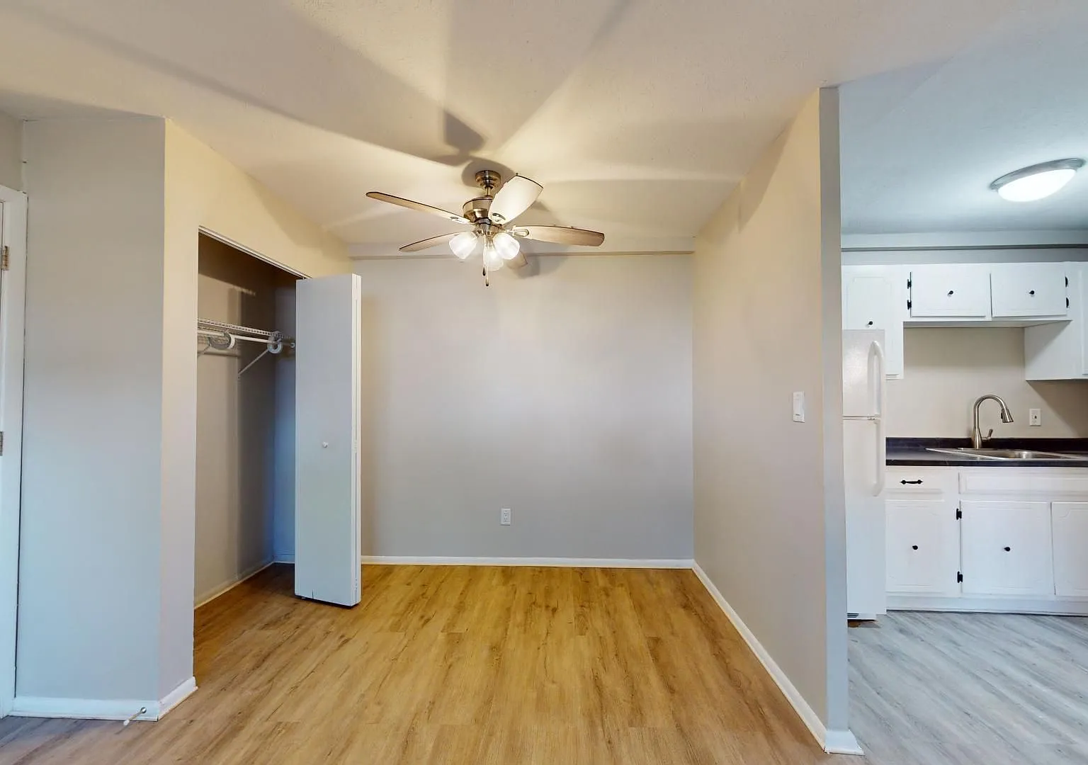 Maple Heights - 1 Bedroom - Covered Parking — Photo 2