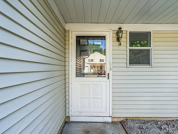 4th image of 56 Wyndmoor Dr