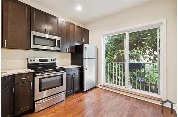 Building Photo - 1521 W Seybert St #B