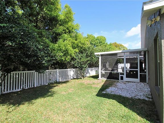 2nd image of 11811 Autumn Creek Dr