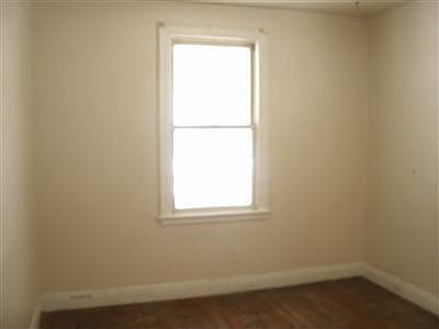 4th image of 1924 Waltham Ave