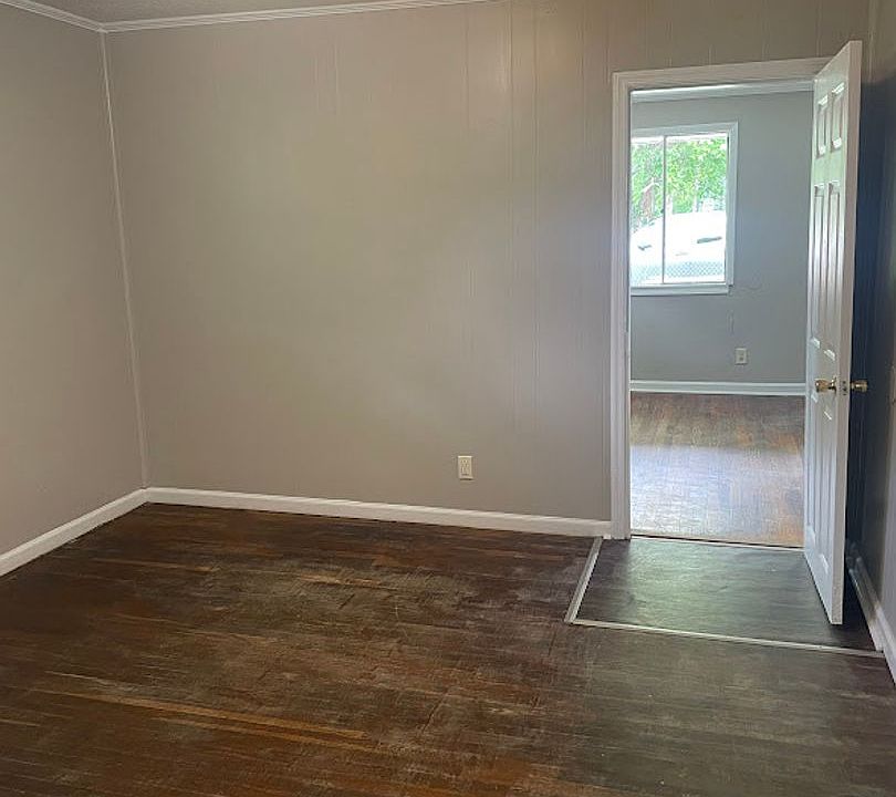 1st image of 2707 Roanoke Ave