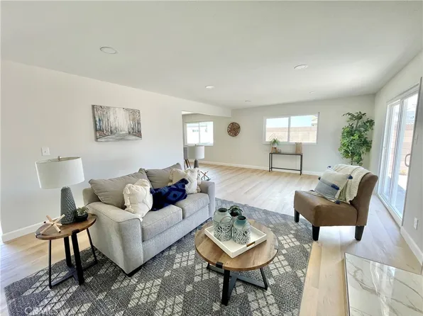 7536 Ridgeway Dr, Buena Park, CA 90620