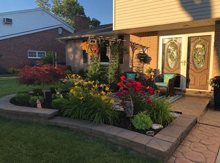 88 Ranch Trl W, Williamsville, NY 14221