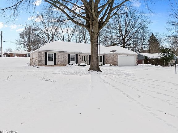 2nd image of 2664 Daffodil St NE